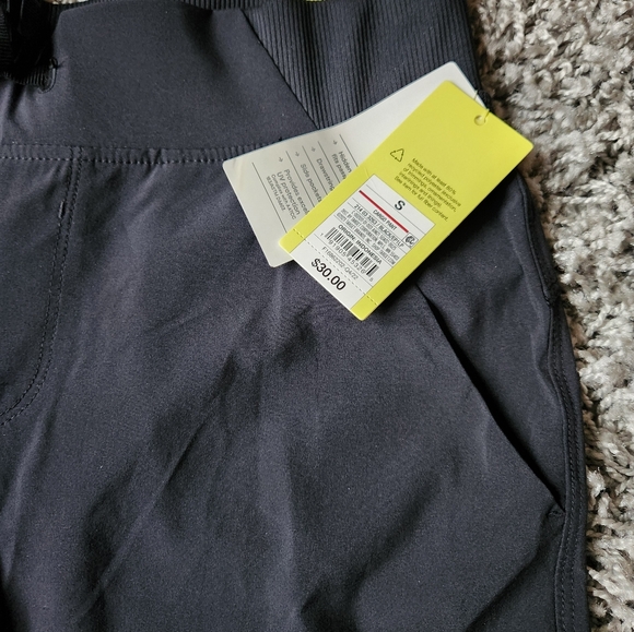 NWT All In Motion Women's Black Cargo Jogger - Picture 2 of 3